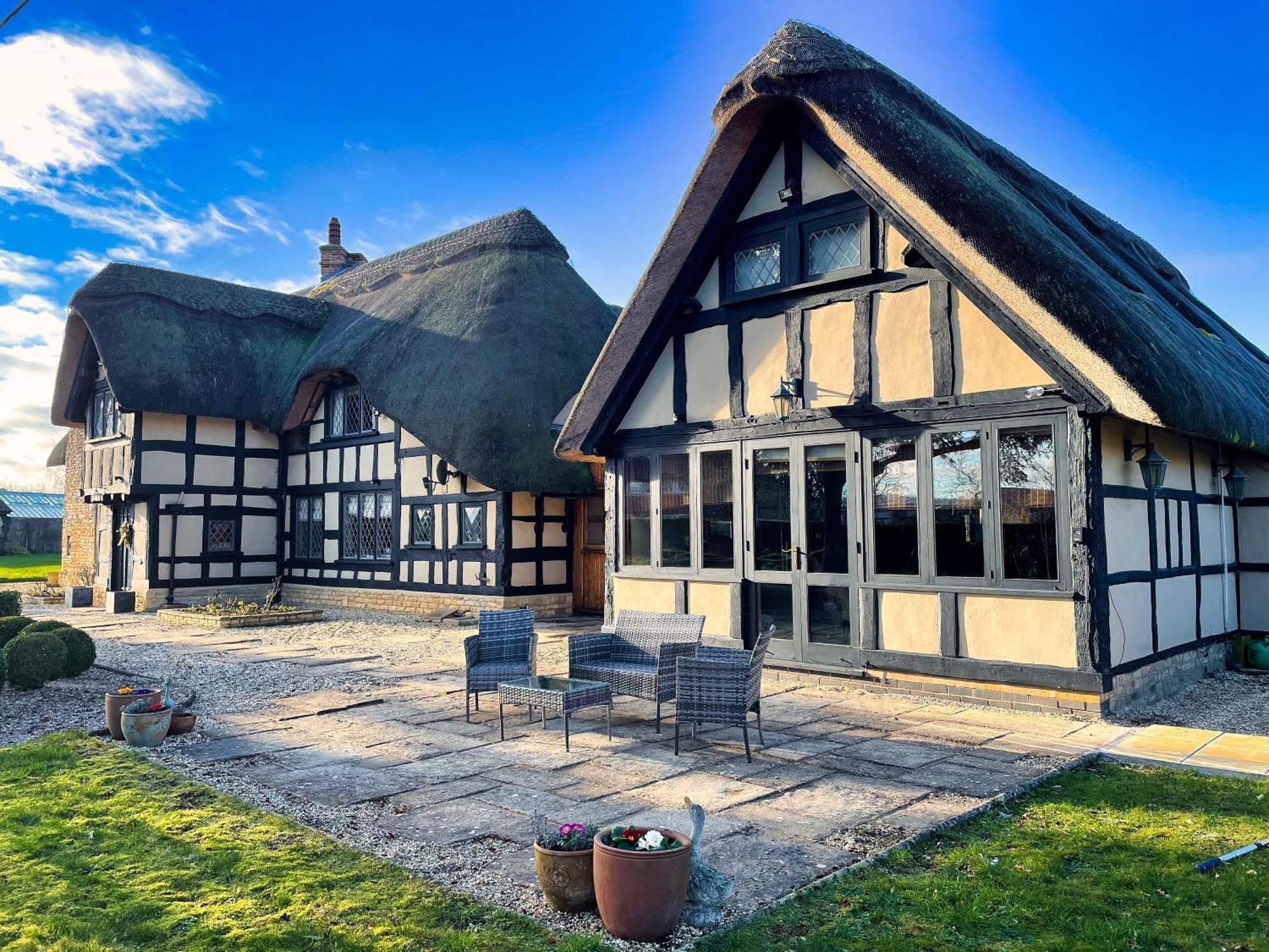 Guest House Gem In Wickhamford, Near Broadway Badsey Exterior photo